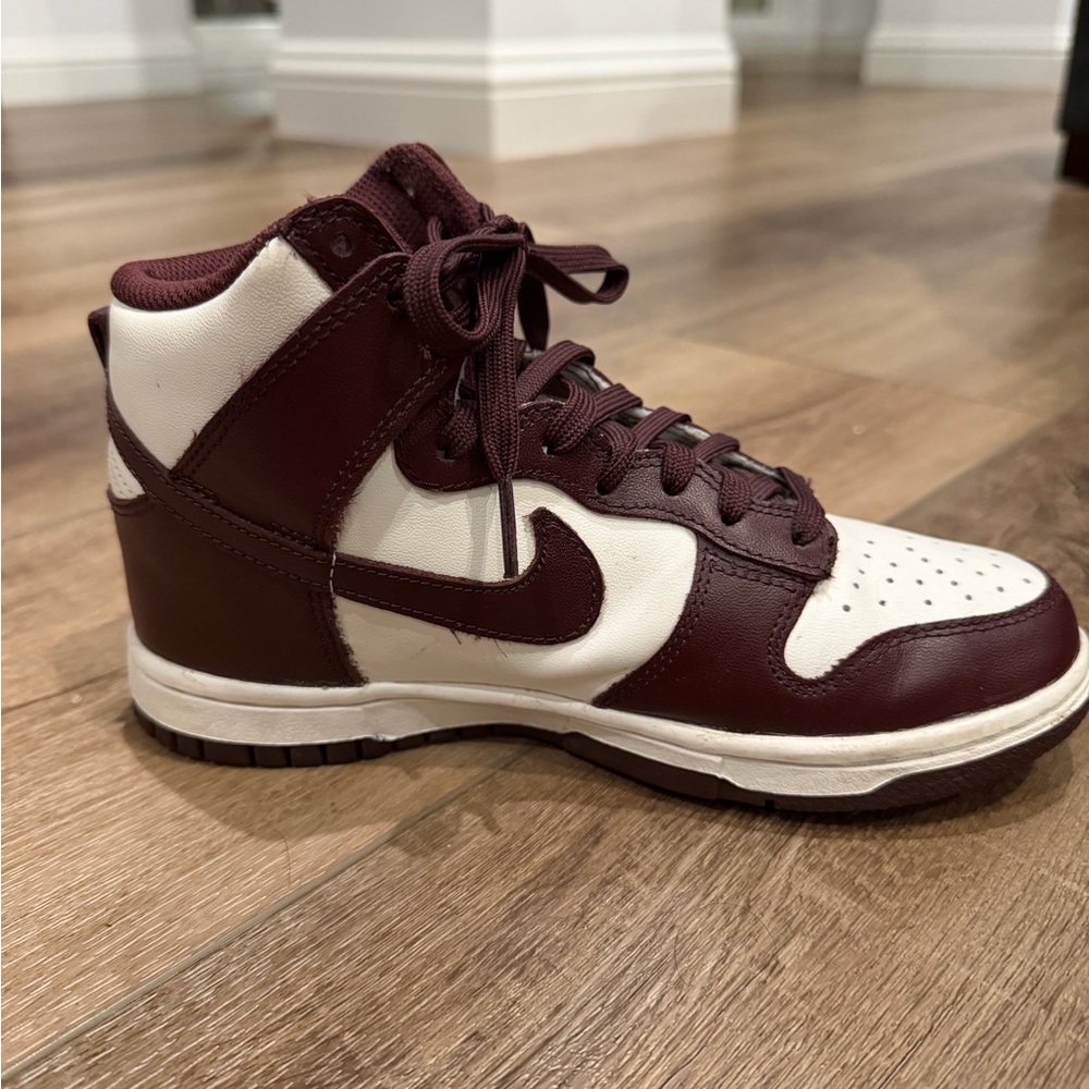 Nike Dunk High Sneakers in Burgundy and White
